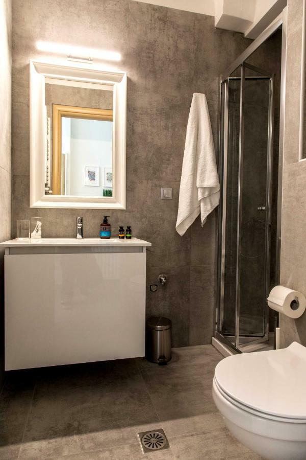 The Modern Suite Thessaloníki Luaran gambar